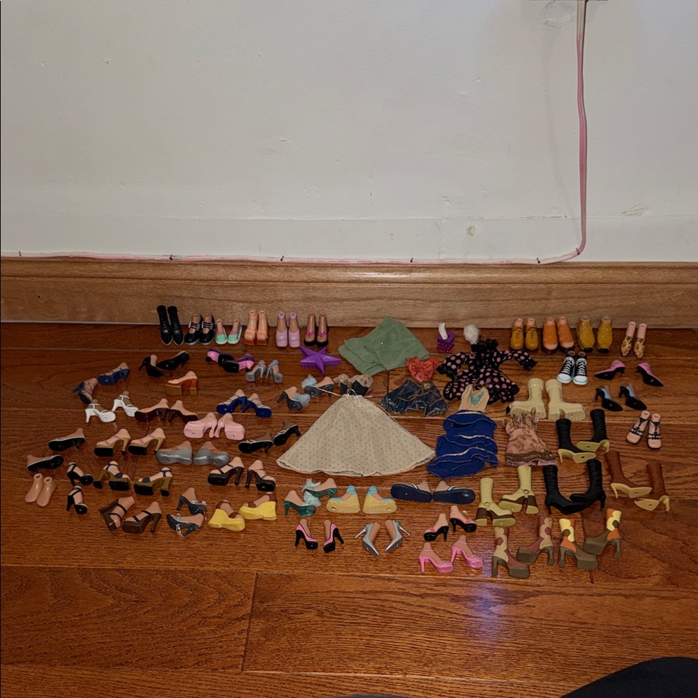 Vintage Bratz Clothes & Shoes Lot Bundle